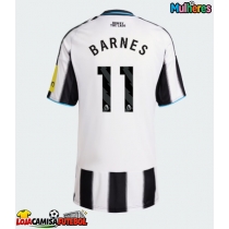 Camisa de Futebol Newcastle United Harvey Barnes #11 Equipamento Principal Mulheres 2025-26 Manga Curta